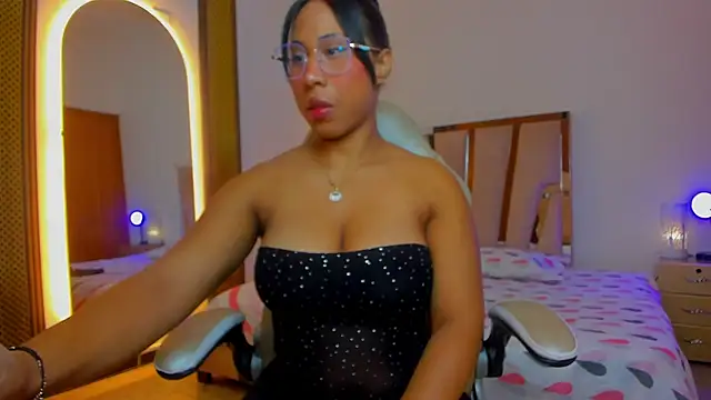 Elowen Clark online show from 01/12/26, 08:14