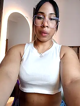 Elowen Clark online show from 02/19/26, 07:43