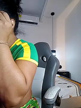 Elowen Clark online show from 02/26/26, 08:19