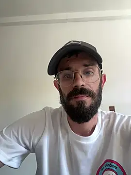 Snapshot of lolo7121 chatting on 07/18/26, 01:37 lolo7121 online show from 07/18/26, 01:37