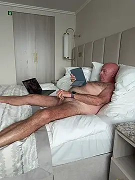 Snapshot of jimmy94595 chatting on 06/13/26, 06:11 jimmy94595 online show from 06/13/26, 06:11