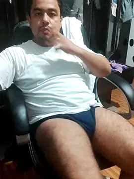 Snapshot of Hotknight chatting on 10/12/25, 07:07 Hotknight online show from 10/12/25, 07:07