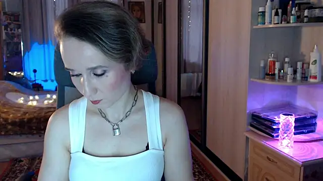 ClassyInna online show from 11/24/25, 05:51