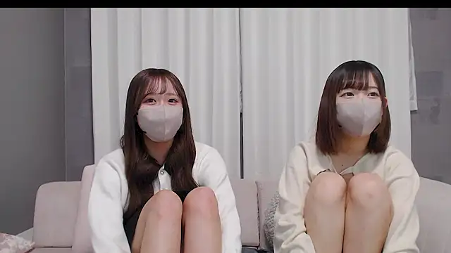 Snapshot of _YUI_CHAN_ chatting on 10/27/25, 11:25 YUI CHAN online show from 10/27/25, 11:25