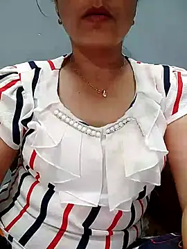 Snapshot of CUTE-PX chatting on 09/28/25, 03:28 CUTE-PX online show from 09/28/25, 03:28
