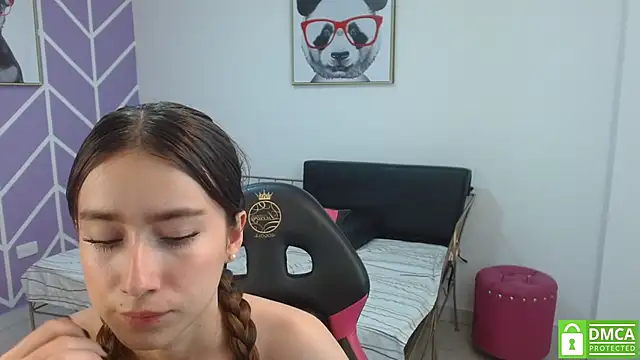 Adhara Kitten online show from 10/07/25, 01:08