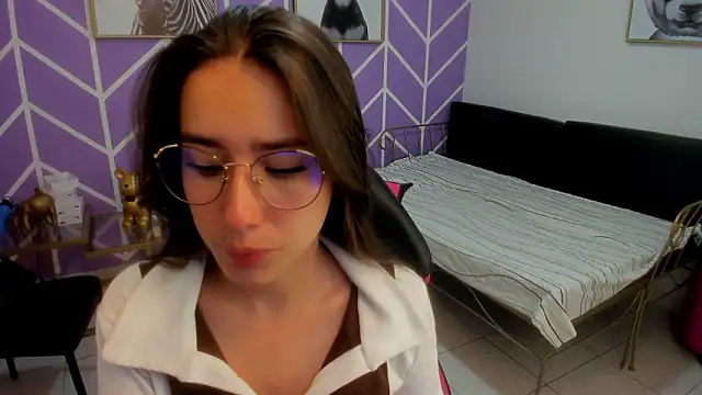 Adhara Kitten online show from 02/24/26, 12:58