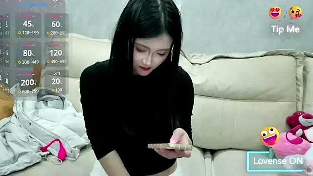 xiaoLI-2025 online show from 03/06/26, 03:30