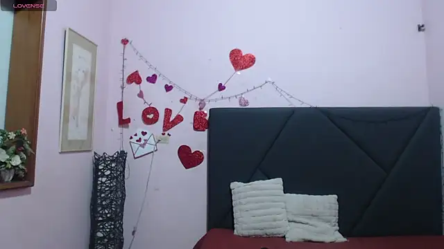 pamela echeverria online show from 04/17/26, 11:24