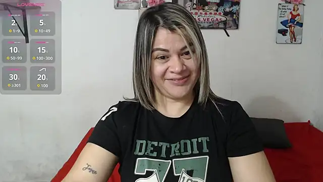 pamela echeverria online show from 07/27/26, 03:30