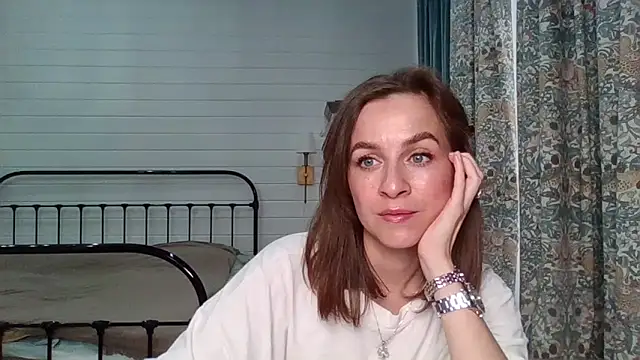 Niravyn  online show from 10/24/25, 06:54