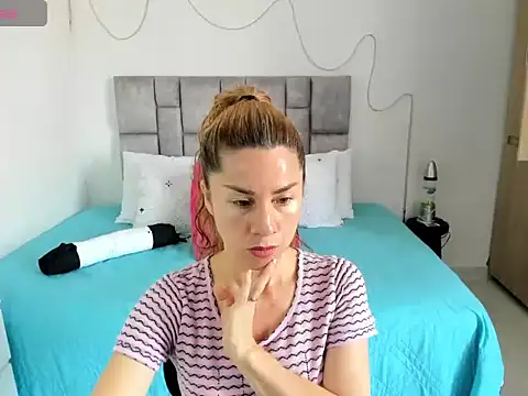 angie blondies online show from 09/25/25, 03:16