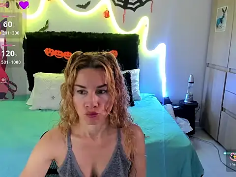angie blondies online show from 10/07/25, 03:09