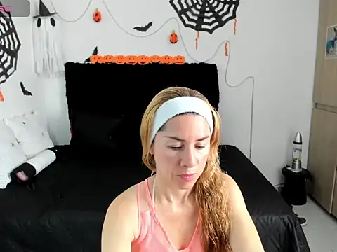 angie blondies online show from 10/20/25, 02:39