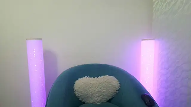 Snapshot of AlanaMilani_ chatting on 02/25/26, 08:51 AlanaMilani online show from 02/25/26, 08:51