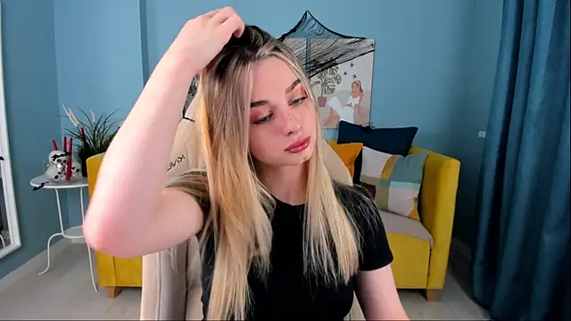 SweetyLicky online show from 10/26/25, 04:13