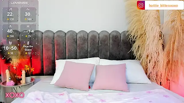 Viollet xoxo online show from 09/15/25, 07:36