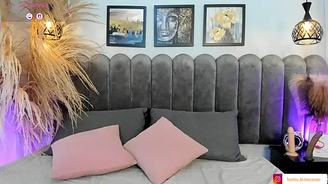 Viollet xoxo online show from 10/14/25, 08:53