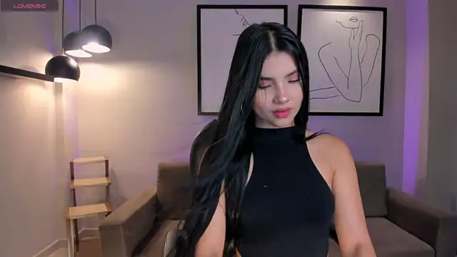 MiaLaurence online show from 10/04/25, 07:23