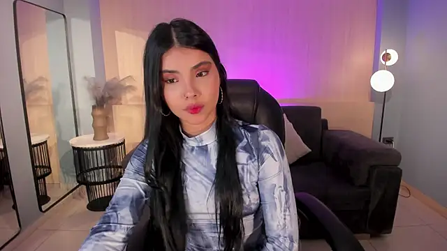 MiaLaurence online show from 10/25/25, 07:30