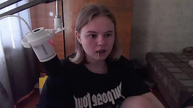 Snapshot of SlipperSherry chatting on 10/01/25, 08:20 SlipperSherry online show from 10/01/25, 08:20