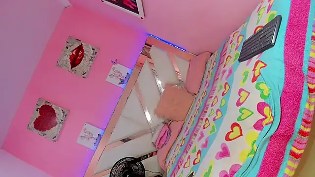 Ashley Alexa online show from 12/19/25, 09:05