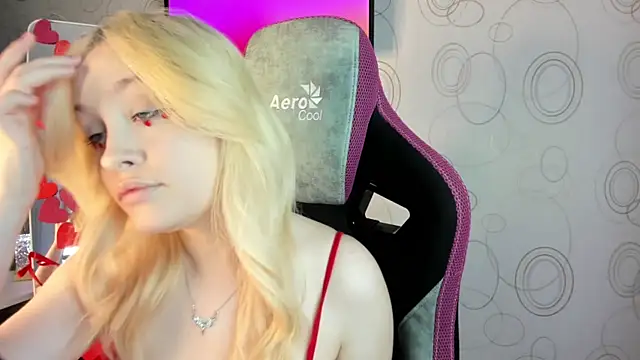 Julliakoill online show from 02/14/26, 10:45