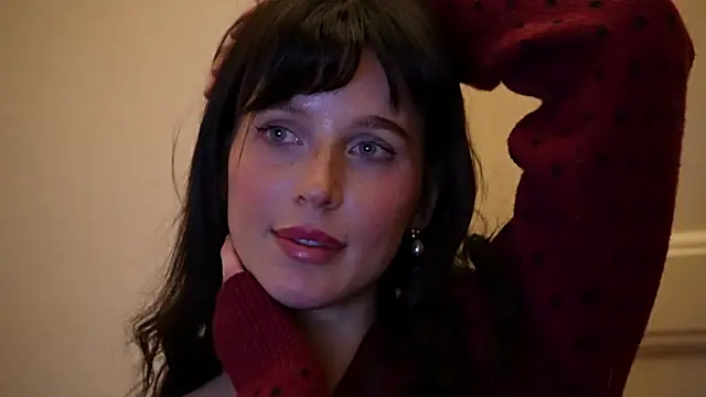 Snapshot of ellaa91 chatting on 11/18/25, 02:54 ellaa91 online show from 11/18/25, 02:54