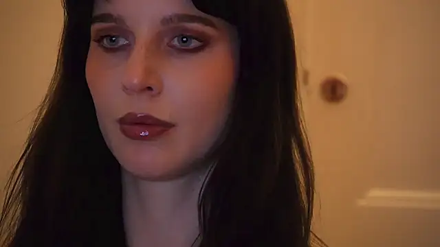 Snapshot of ellaa91 chatting on 11/28/25, 02:20 ellaa91 online show from 11/28/25, 02:20