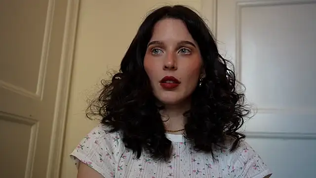 Snapshot of ellaa91 chatting on 12/04/25, 11:19 ellaa91 online show from 12/04/25, 11:19