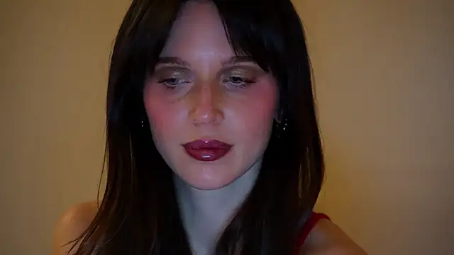 Snapshot of ellaa91 chatting on 12/17/25, 04:46 ellaa91 online show from 12/17/25, 04:46