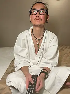 uta002418 online show from 07/19/26, 01:59