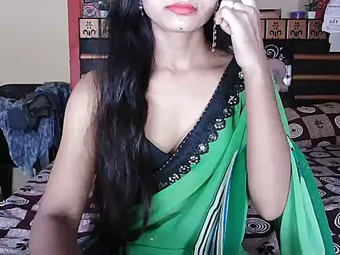 Snapshot of ROSE_GOLDE chatting on 09/30/25, 02:55 ROSE GOLDE online show from 09/30/25, 02:55
