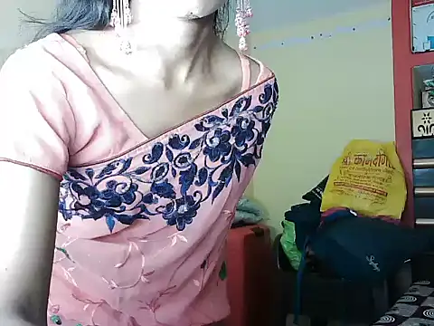 Snapshot of ROSE_GOLDE chatting on 10/05/25, 02:48 ROSE GOLDE online show from 10/05/25, 02:48