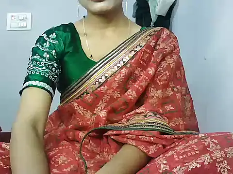 Snapshot of ROSE_GOLDE chatting on 11/20/25, 04:18 ROSE GOLDE online show from 11/20/25, 04:18