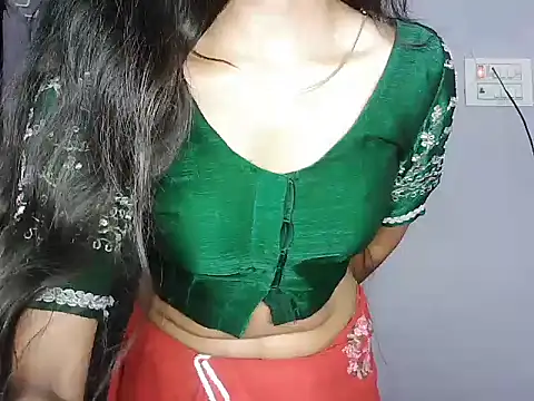 Snapshot of ROSE_GOLDE chatting on 02/11/26, 06:35 ROSE GOLDE online show from 02/11/26, 06:35