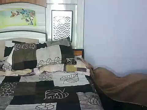 Snapshot of ROSE_GOLDE chatting on 05/14/26, 06:31 ROSE GOLDE online show from 05/14/26, 06:31