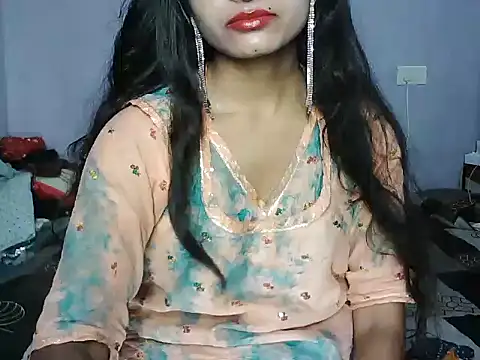 Snapshot of ROSE_GOLDE chatting on 05/24/26, 05:01 ROSE GOLDE online show from 05/24/26, 05:01