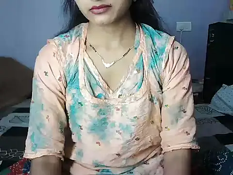 Snapshot of ROSE_GOLDE chatting on 06/05/26, 05:47 ROSE GOLDE online show from 06/05/26, 05:47