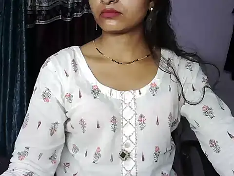 Snapshot of ROSE_GOLDE chatting on 07/19/26, 06:17 ROSE GOLDE online show from 07/19/26, 06:17