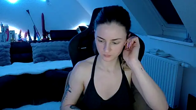 Melly4You online show from 03/22/26, 11:30