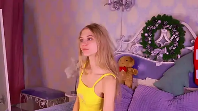 4example Chloe online show from 12/23/25, 10:46