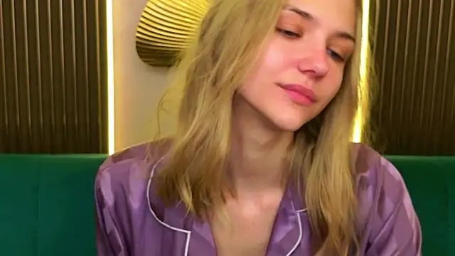 4example Chloe online show from 06/07/26, 05:33