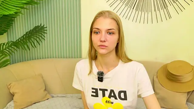 4example Chloe online show from 06/10/26, 05:28