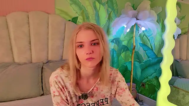 4example Chloe online show from 06/16/26, 05:43