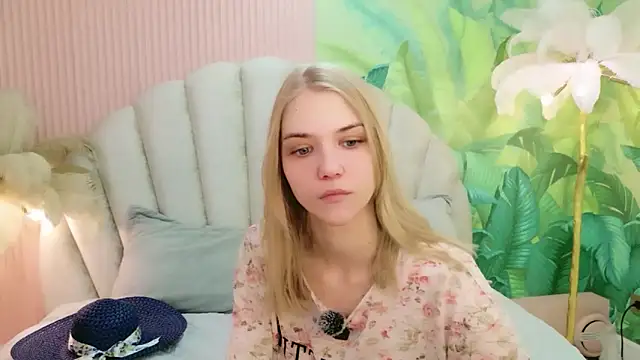 4example Chloe online show from 06/21/26, 05:32