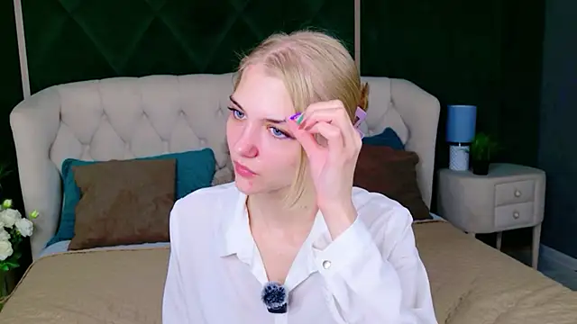 4example Chloe online show from 06/26/26, 05:34