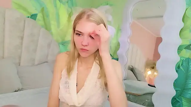 4example Chloe online show from 07/12/26, 05:42