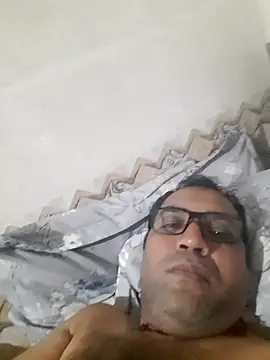 Snapshot of Hot-boy077 chatting on 10/12/25, 06:51 Hot-boy077 online show from 10/12/25, 06:51