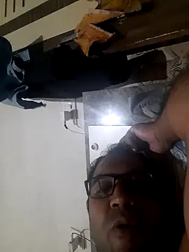 Snapshot of Hot-boy077 chatting on 10/13/25, 05:57 Hot-boy077 online show from 10/13/25, 05:57